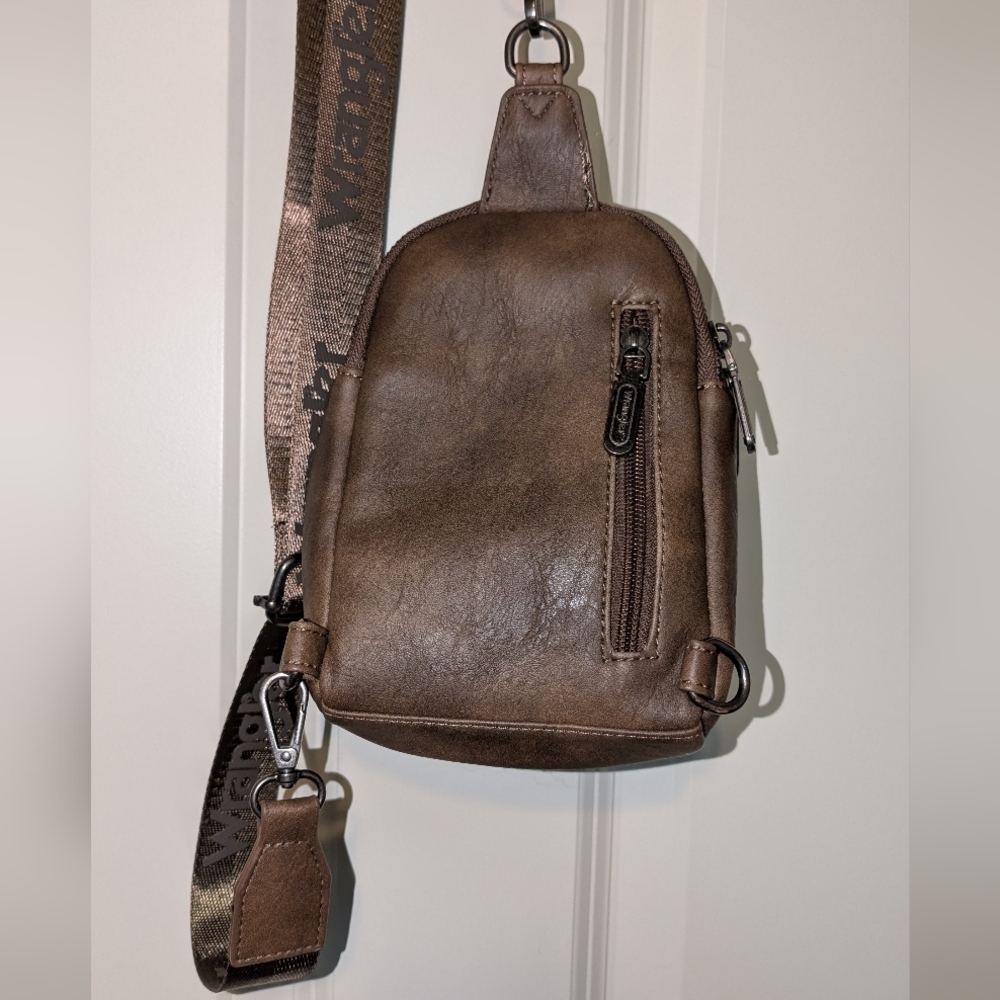 Wrangler Crossbody Purse - Picture 3 of 6